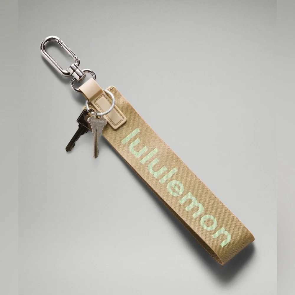 NWT Never lost Lululemon Keychain bag clip SOLD SEPARATELY Keep your keys close - Picture 10 of 15